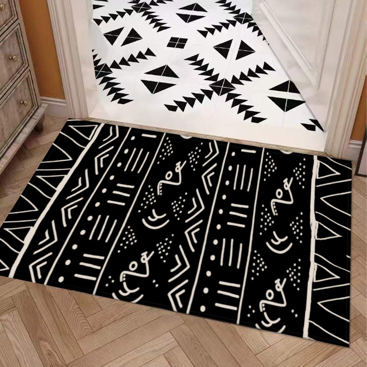 Traditional Black and White Bath Mat | Printed Bathroom Rug