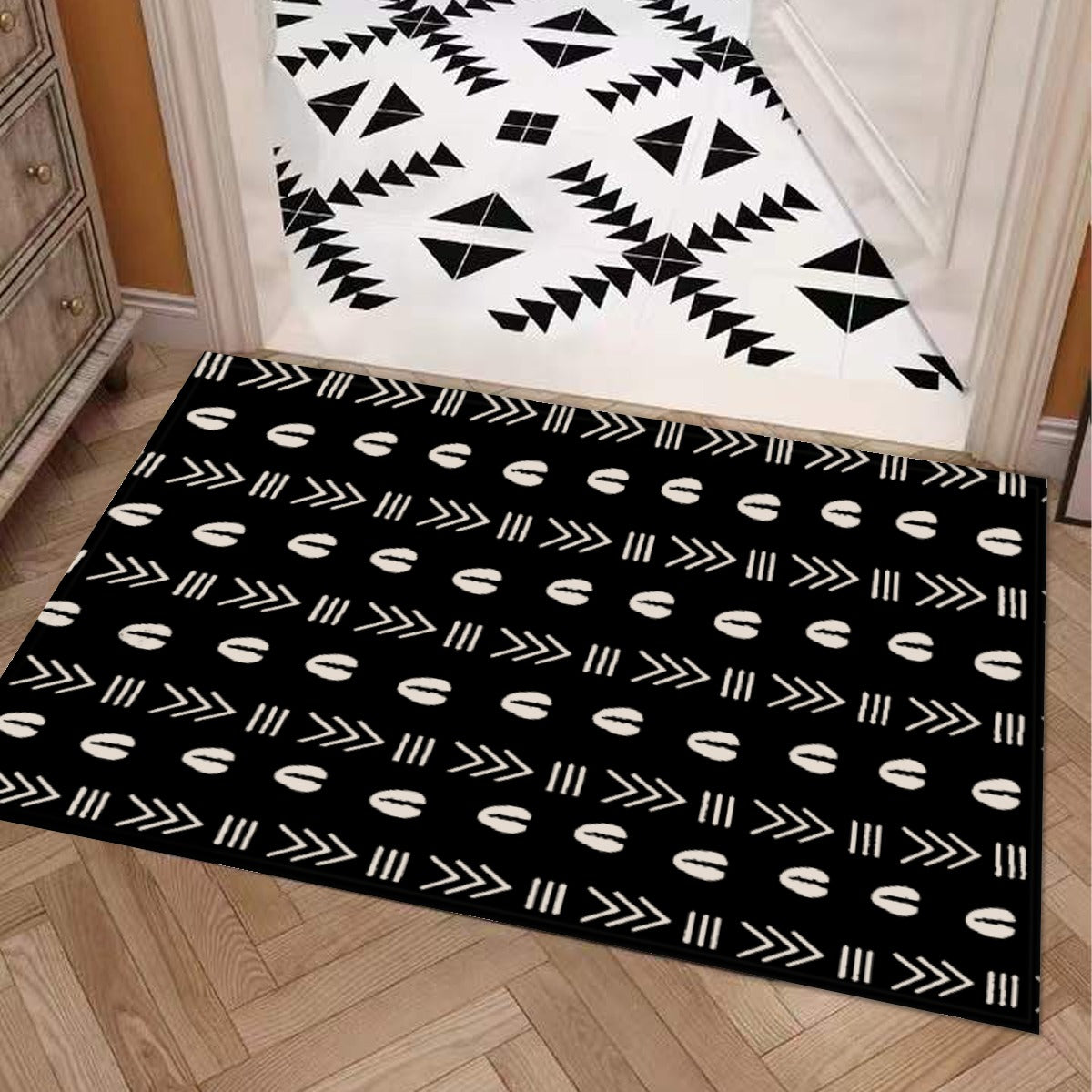 Black and White African Bathroom Rug Cowrie Print - Bynelo