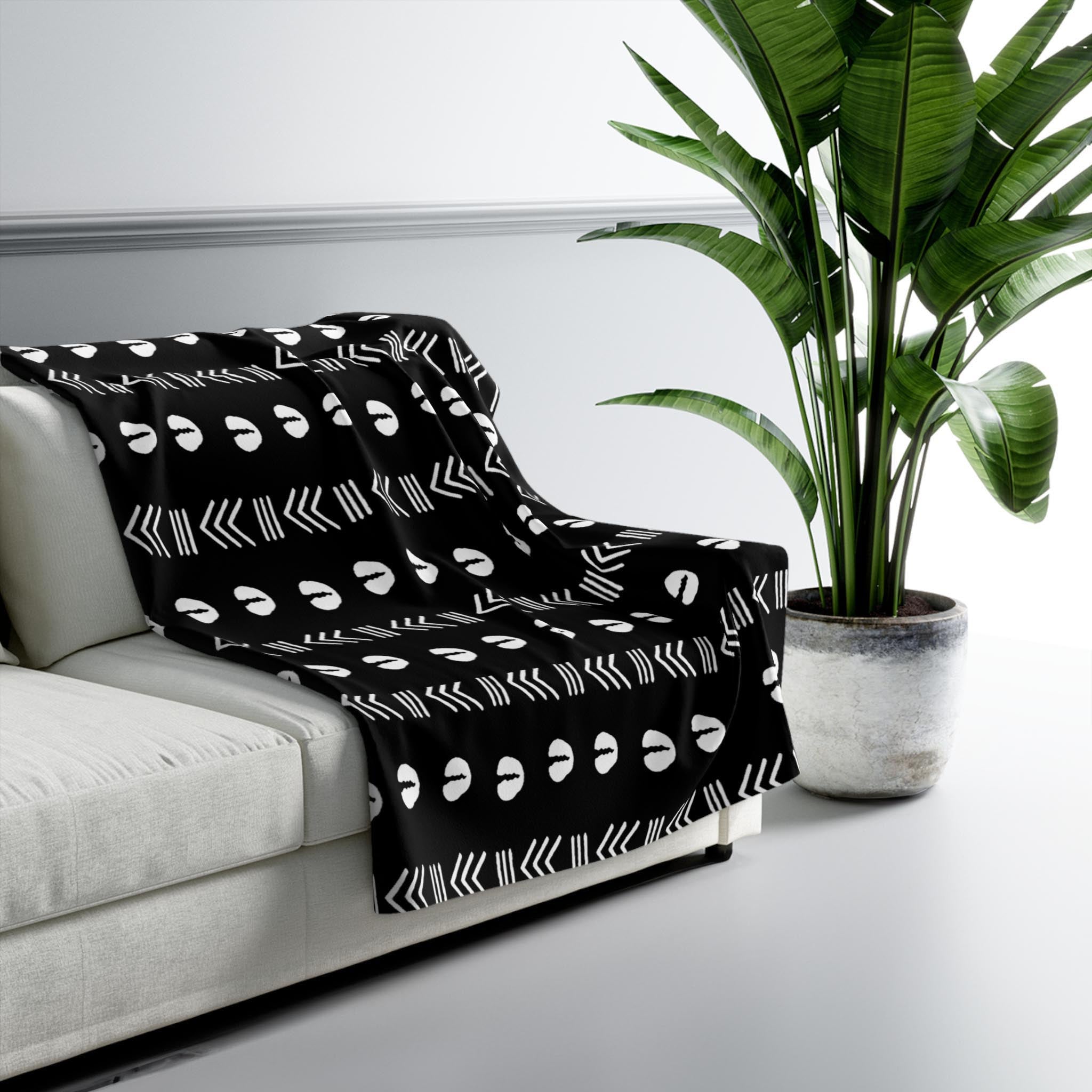 African Blanket Cowrie Print Throw Fleece Black and White